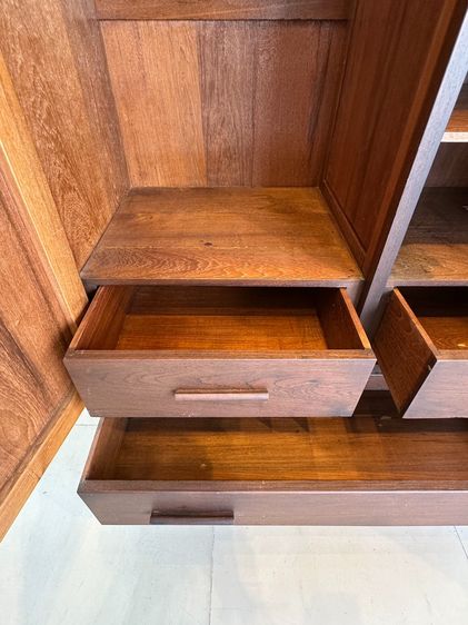 ตู้เสื้อผ้าไม้สัก สไตล์วินเทจ 2 บานเปิด 2 ลิ้นชัก สีน้ำตาล รูปที่ 12