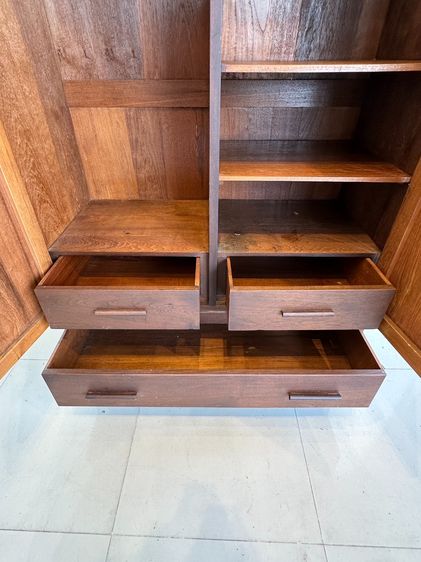 ตู้เสื้อผ้าไม้สัก สไตล์วินเทจ 2 บานเปิด 2 ลิ้นชัก สีน้ำตาล รูปที่ 11