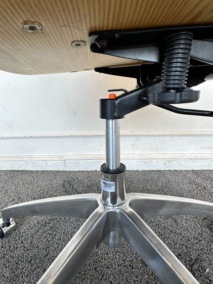 เก้าอี้สำนักงาน หลังสูง เบาะหนังสีขาว ขาสแตนเลส มีล้อเลื่อน  รูปที่ 15