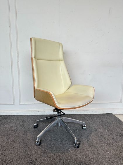 หนังเทียม อื่นๆ เก้าอี้สำนักงาน หลังสูง เบาะหนังสีขาว ขาสแตนเลส มีล้อเลื่อน 