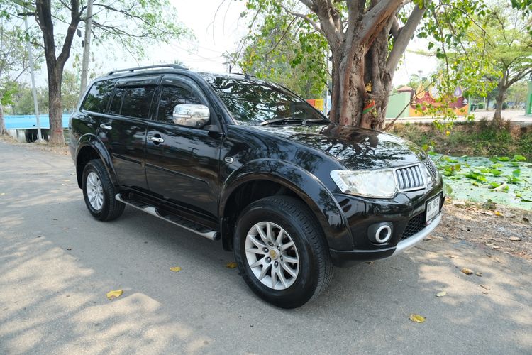 รถ Mitsubishi Pajero Sport 2.5 GT 4WD สี ดำ
