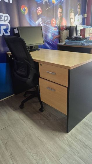 ขายโต๊ะทำงาน มืสอง