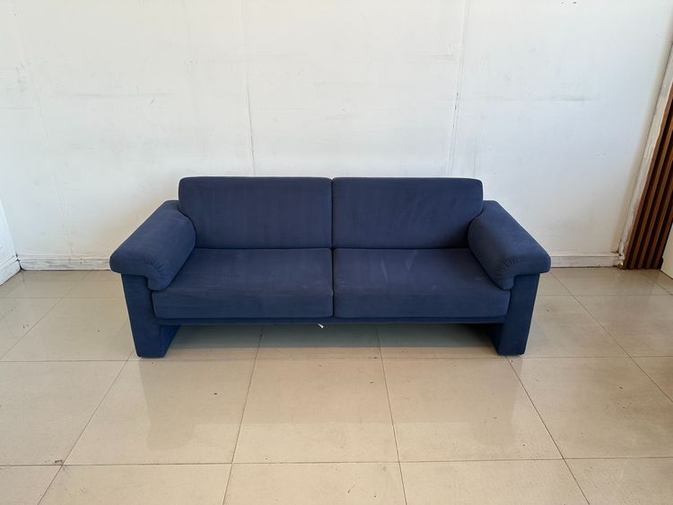 โซฟา 2 ที่นั่ง แบรนด์ MODERNFORM เบาะผ้ากำมะหยี่สีน้ำเงิน รูปที่ 2