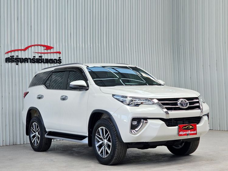 Toyota Fortuner 2018 2.4 V Utility-car ดีเซล ไม่ติดแก๊ส เกียร์อัตโนมัติ ขาว รูปที่ 3