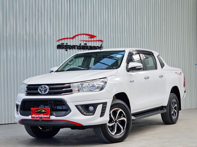 รถ Toyota Hilux Revo 2.4 Prerunner TRD Sportivo สี ขาว