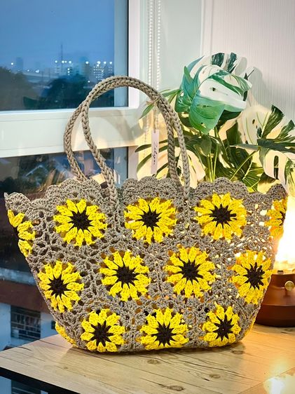 กระเป๋าถัก สะพายข้าง ดอกทานตะวัน👜🌻