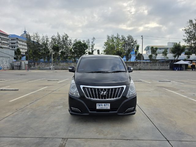 Hyundai H-1  2018 2.5 Deluxe Van ดีเซล เกียร์อัตโนมัติ ดำ