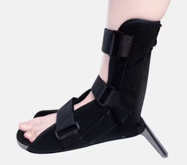 อุปกรณ์พยุงข้อเท้า รองเท้ารองเฝือก ขนาดเท้า 38-41 รูปที่ 3