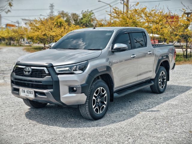 รถ Toyota Hilux Revo 2.4 Prerunner Mid สี เทา