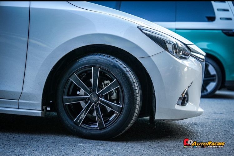 Mazda Mazda 2 2017 1.3 Skyactiv-G Sedan เบนซิน ไม่ติดแก๊ส เกียร์อัตโนมัติ ขาว รูปที่ 3