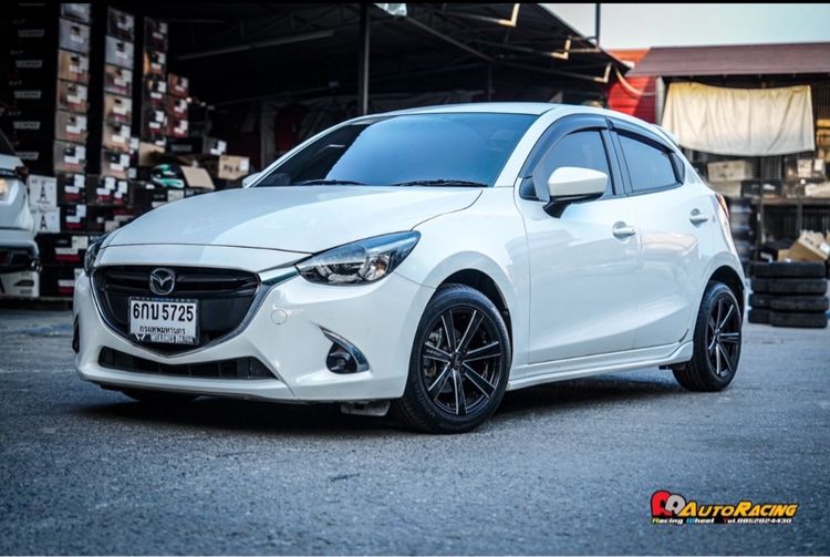 Mazda Mazda 2 2017 1.3 Skyactiv-G Sedan เบนซิน ไม่ติดแก๊ส เกียร์อัตโนมัติ ขาว รูปที่ 2