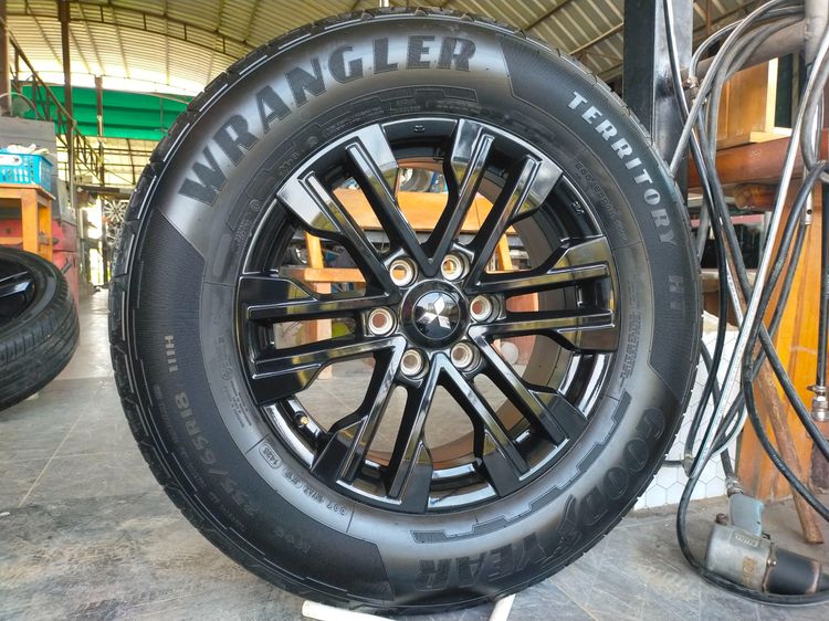 แม็กมิตซู ขอบ18 ป้ายแดง พร้อมยางกู๊ดเยียร์ 255 65 18 ปี25 ใส่ไทรทัน ปาเจโร่  รูปที่ 4