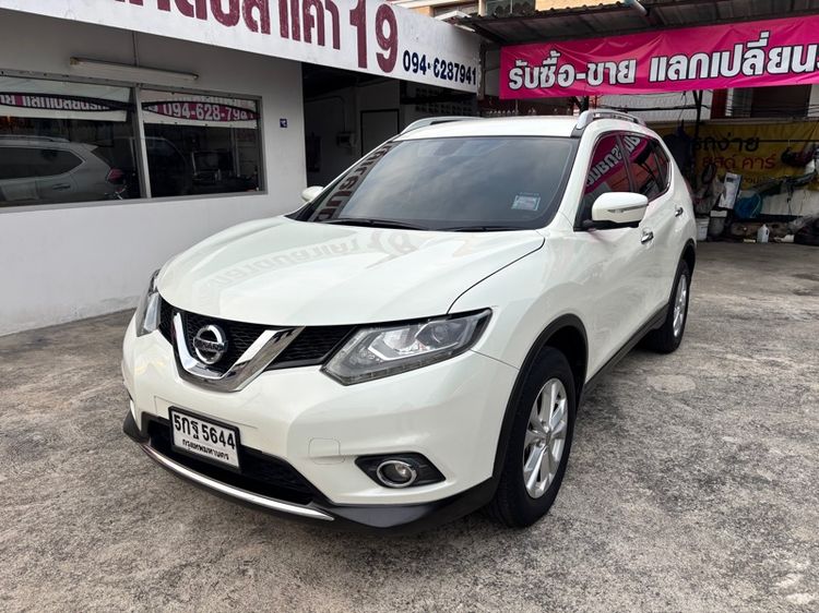 รถ Nissan X-Trail 2.0 4WD สี ขาว