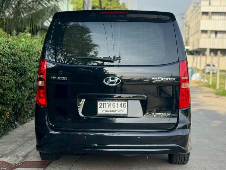 Hyundai H-1  2013 2.5 GRAND STAREX Van ดีเซล ไม่ติดแก๊ส เกียร์อัตโนมัติ ดำ รูปที่ 4