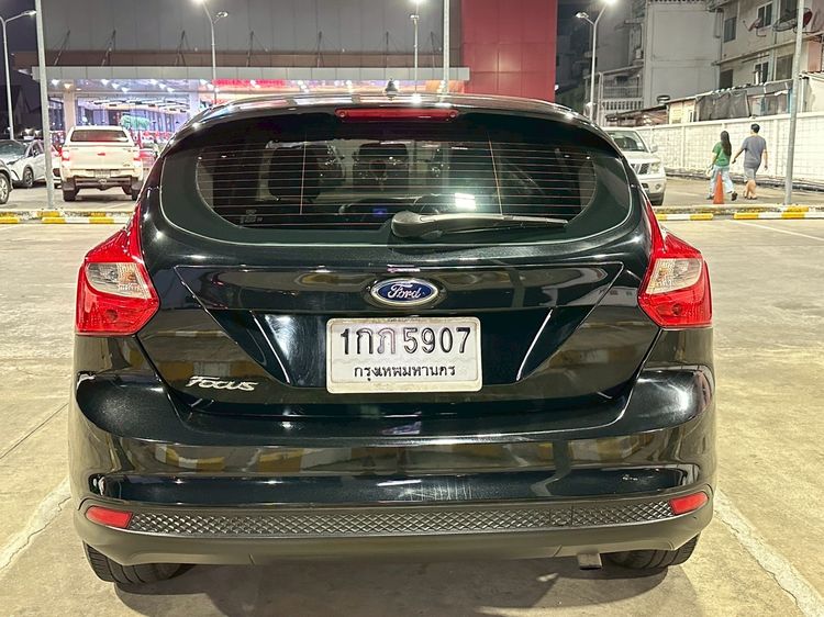 Ford Focus 2012 1.6 Ambiente Sedan เบนซิน ไม่ติดแก๊ส เกียร์อัตโนมัติ ดำ รูปที่ 2