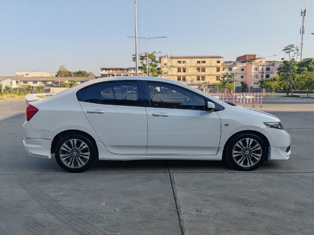 Honda City 2012 1.5 S i-VTEC Sedan เบนซิน ไม่ติดแก๊ส เกียร์อัตโนมัติ ขาว รูปที่ 3