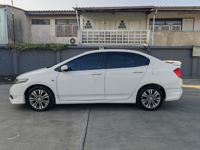 Honda City 2012 1.5 S i-VTEC Sedan เบนซิน ไม่ติดแก๊ส เกียร์อัตโนมัติ ขาว รูปที่ 2