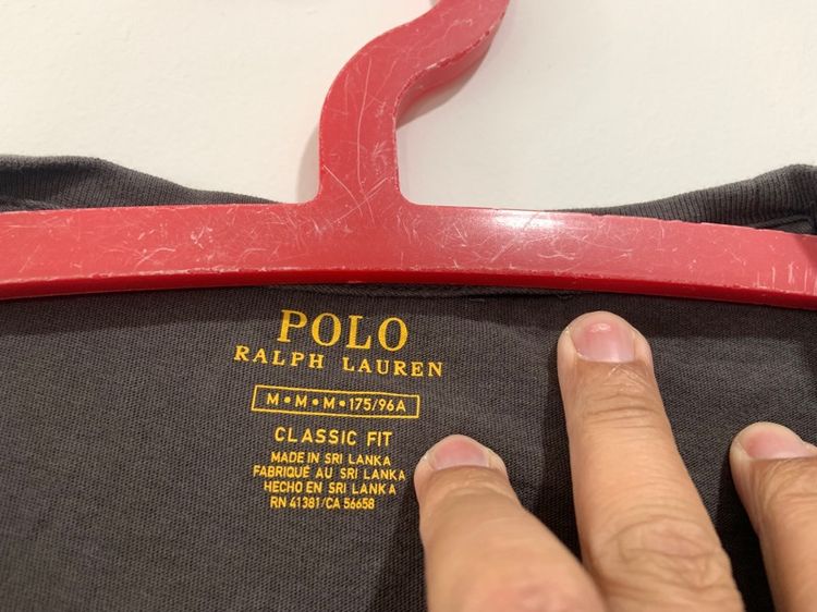เสื้อแขนยาว POLO Ralph Lauren กระเป๋าอกซ้าย ปักม้าขาว แท้ 💯 size M ขนาด ธิอก 21 ยาว 27 นิ้ว สภาพดีมาก ทรงสวย ดีเทลดี เนื้อผ้านิ่มมาก รูปที่ 4