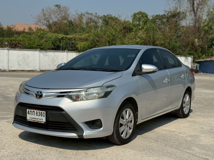 รถ Toyota Vios 1.5 E สี บรอนซ์เงิน