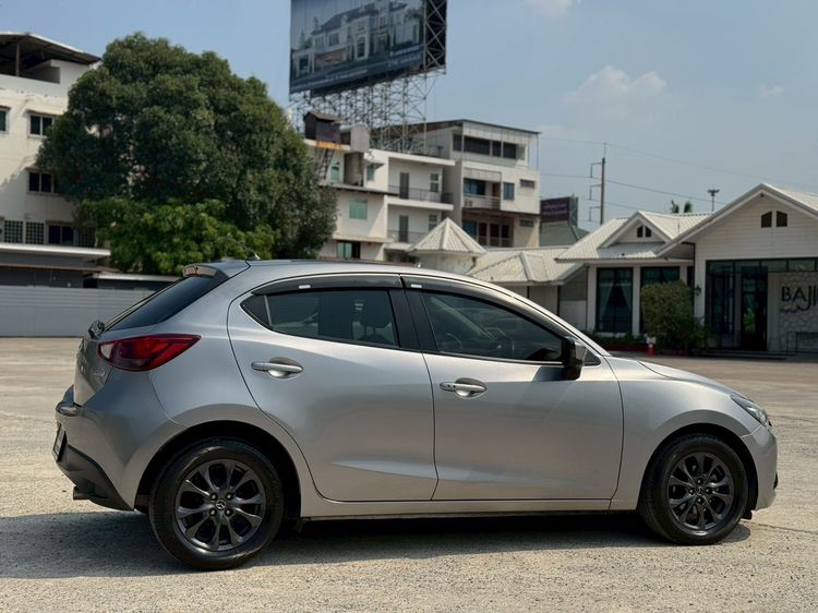 Mazda Mazda 2 2016 1.3 High Plus Sedan เบนซิน ไม่ติดแก๊ส เกียร์อัตโนมัติ บรอนซ์เงิน รูปที่ 4