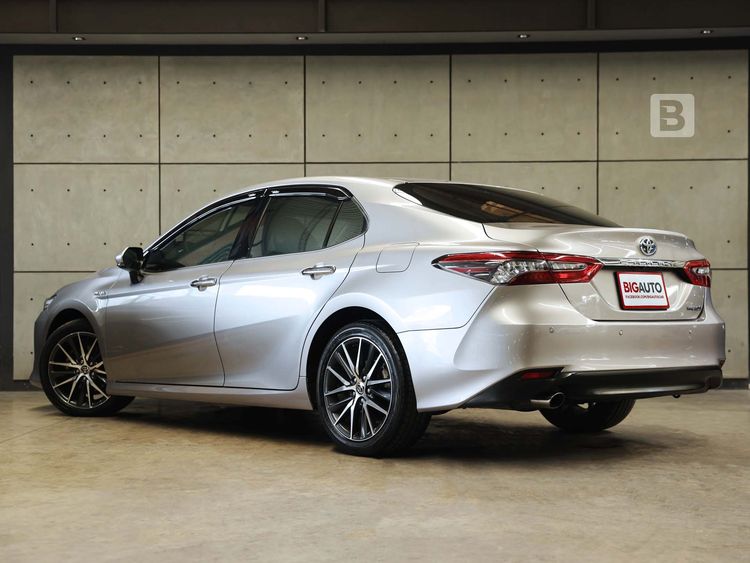 Toyota Camry 2022 2.5 HEV Premium Sedan ไฮบริด ไม่ติดแก๊ส เกียร์อัตโนมัติ เทา รูปที่ 4