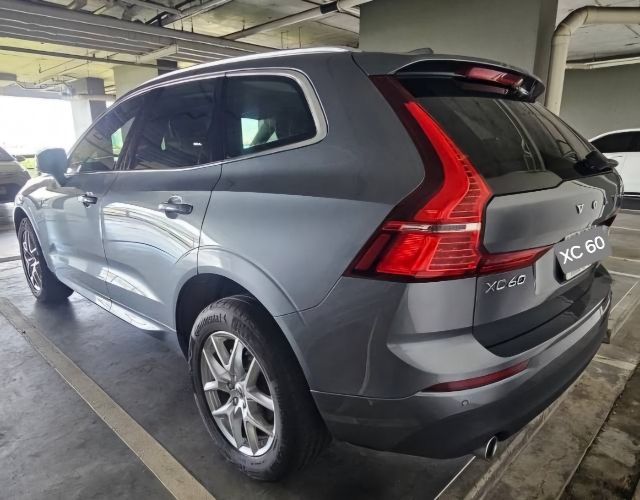 Volvo XC60 2019 2.0 D4 Momentum 4WD Utility-car ดีเซล ไม่ติดแก๊ส เกียร์อัตโนมัติ เทา รูปที่ 4