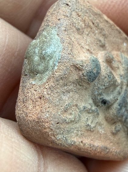 หลวงพ่อปาน วัดบางนมโค จ.อยุธยาฯ พิมพ์ขี่ไก่นิยมเนื้อดินเผาเก่าๆโบราณยุคต้นบล๊อคไม้ เก่าจริงถึงยุค พระเก่าๆ เหมาๆบ้านๆ พระคนแก่เก่าๆเก็บ รูปที่ 11