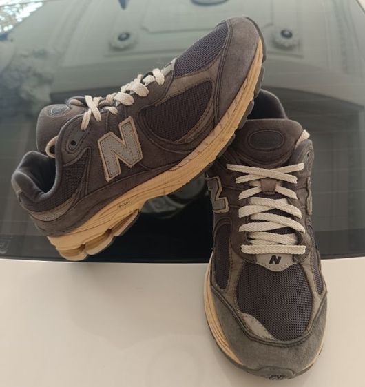 ผ้าใบ รองเท้าผ้าใบ UK 8.5 | EU 42 2/3 | US 10 ขายถูก  New Balance 2002RE สีน้ำตาลเข้ม วินเทจ Size 43-275cm สภาพสวย ของแท้