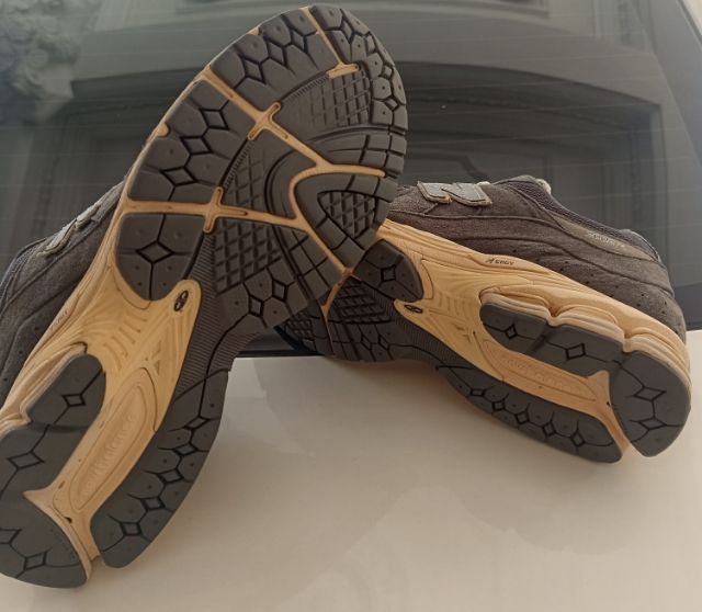 ขายถูก  New Balance 2002RE สีน้ำตาลเข้ม วินเทจ Size 43-275cm สภาพสวย ของแท้ รูปที่ 5