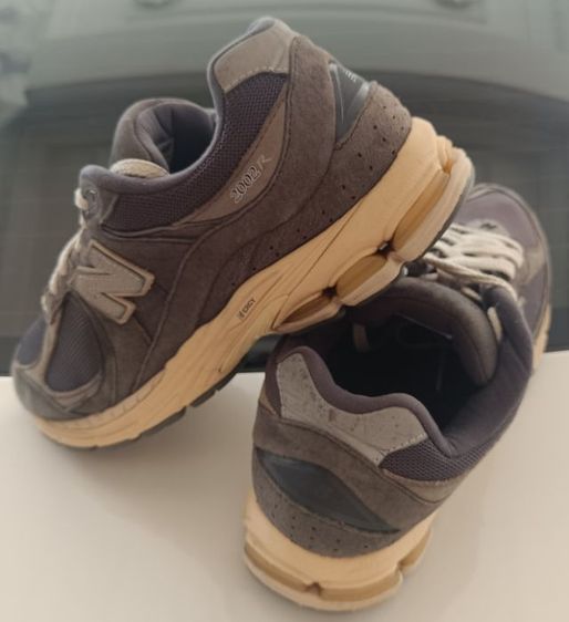 ขายถูก  New Balance 2002RE สีน้ำตาลเข้ม วินเทจ Size 43-275cm สภาพสวย ของแท้ รูปที่ 2