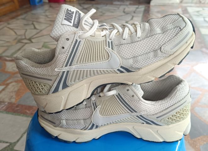 ขายถูก Nike Vomero 5 สี ขาวเขียว นิยม size 43-275cm สภาพสวย ใส่นุ่ม เบาสบาย รูปที่ 11