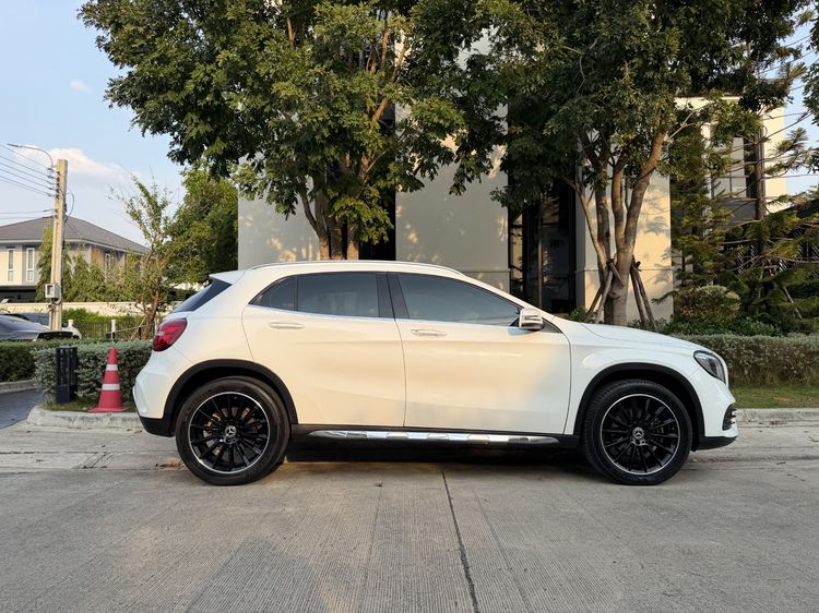 Mercedes-Benz GLA-Class 2020 GLA250 Sedan เบนซิน ไม่ติดแก๊ส เกียร์อัตโนมัติ ขาว รูปที่ 4
