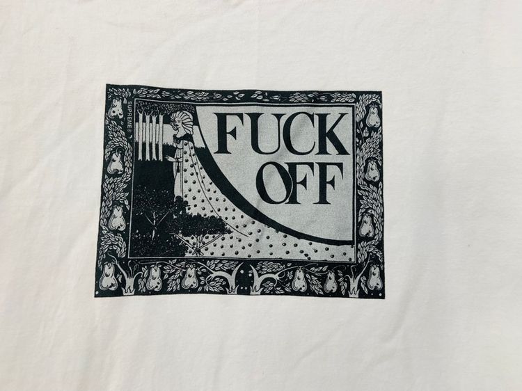 เสื้อยืด SUPREME แท้ 💯 size S ขนาด อก 19 ยาว 27 นิ้ว สภาพดีมาก ลายสวย เนื้อผ้าดีมากครับ หายากน่าสะสมครับ รูปที่ 2