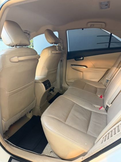 รถ Toyota Camry 2.5 Hybrid สี ขาว