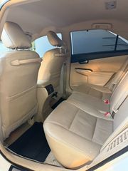 Toyota Camry 2.5 hybrid สีขาว ยอดนิยม ปี2012