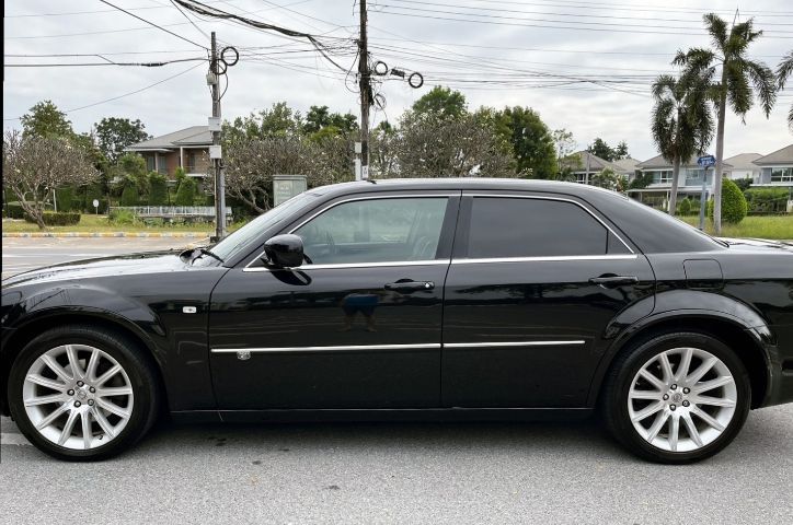 Chrysler 300C 2011 รุ่นย่อยอื่นๆ Sedan ดีเซล ไม่ติดแก๊ส เกียร์อัตโนมัติ ดำ รูปที่ 4