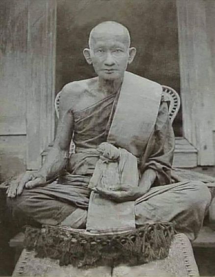 พระหล่อหลวงปู่ศุข วัดปากคลองมะขามเฒ่า จ.ชัยนาท พิมพ์ประภามณฑลข้างรัศมี ฐานบัวตุ่ม(หน้านกฮูก) เนื้อชินตะกั่ว ประมาณ ปี 2440-2466 สภาพสวยเดิมๆ รูปที่ 14