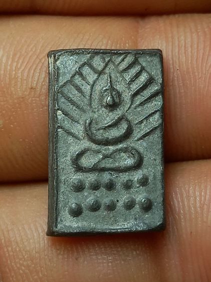 พระหล่อหลวงปู่ศุข วัดปากคลองมะขามเฒ่า จ.ชัยนาท พิมพ์ประภามณฑลข้างรัศมี ฐานบัวตุ่ม(หน้านกฮูก) เนื้อชินตะกั่ว ประมาณ ปี 2440-2466 สภาพสวยเดิมๆ รูปที่ 3