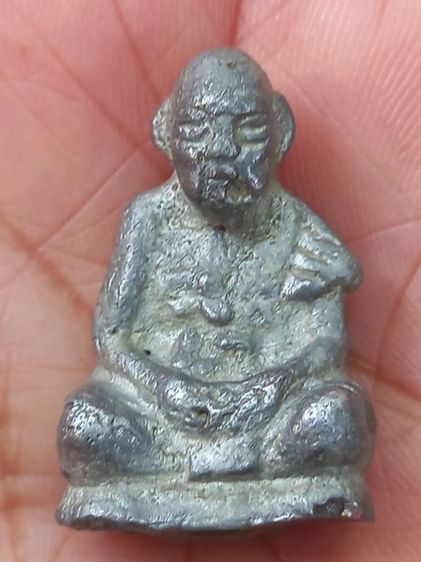 รูปหล่อหลวงปู่สุข วัดโพธิ์ทรายทอง เนื้อตะกั่ว อุดเดิมๆ