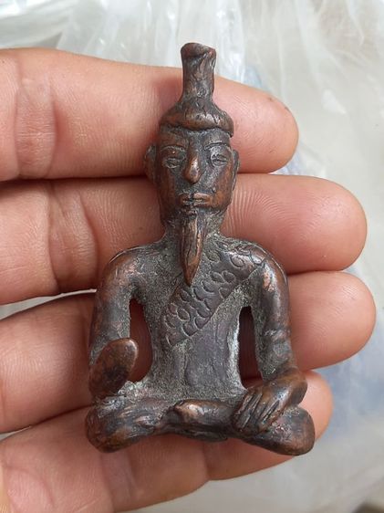 รูปหล่อโบราณปู่ฤาษี หรือพ่อแก่ ศิลปทางใต้ เนื้อสัมฤทธิ์ทองแดง พุทธคุณเด่นทางด้านเมตตามหานิยม โชคลาภ และปกป้องคุ้มครอง