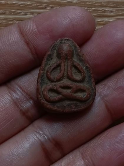 พระปิดตาเนื้อดินเก่า ไม่ทราบที่ รูปที่ 6