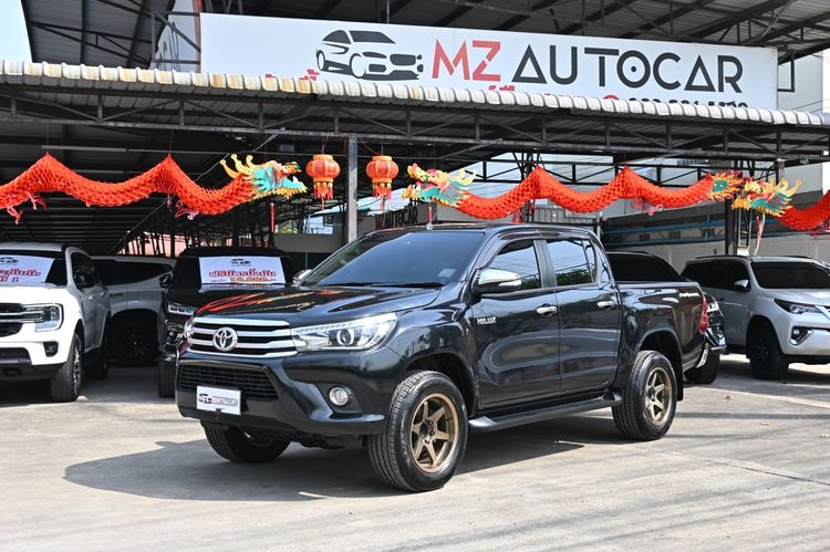 รถ Toyota Hilux Revo 2.4 E Prerunner สี ดำ