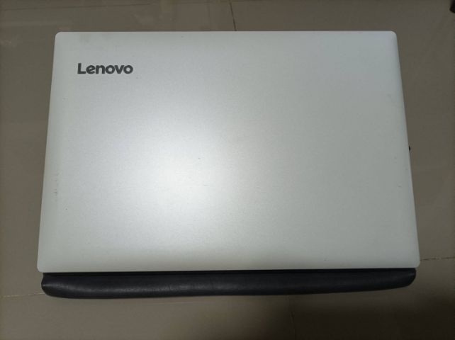 Ideapad ไม่ใช่ 4 กิกะไบต์ วินโดว์ HDMI ขาวมุก สวยแรง Lenovo Intel Core i3 jen 7 Ram 4 G. Hd SSD 120 GB. แบ็ตเก็บไฟดี