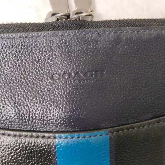 กระเป๋าใส่ไอแพ็ค COACH แท้ 💯 size กว้าง 9 ยาว 11 นิ้ว สภาพดีมาก ดีเทลสวย ลายละเอียดดี หายากน่าสะสมครับ รูปที่ 2