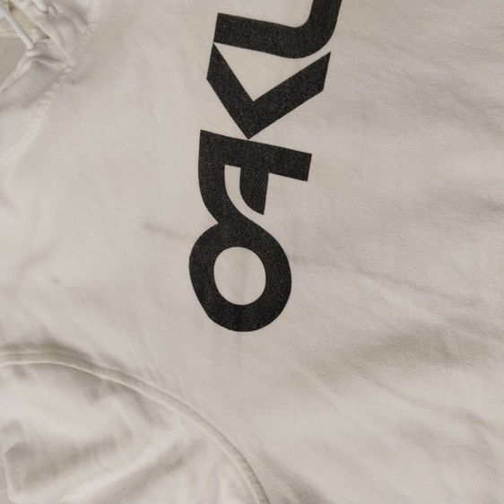 เสื้อกันหนาว OAKEY แท้ 💯 size L ขนาด อก 22.5 ยาว 27 สภาพดีมาก ดีเทลสวย มีหมวกคลุม ผ้าหนานุ่มมาก รายละเอียดดีหายากน่าสะสมครับ รูปที่ 2