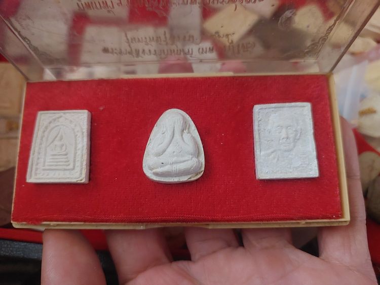 พระเครื่องหลวงปู่โต๊ะ ชุด รุ่งทรัพย์รุ่งโรจน์ 2534 รูปที่ 2