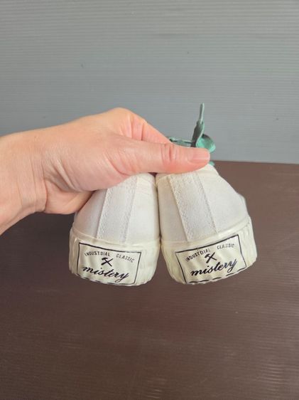 รองเท้าผ้าใบสีขาว เบอรฺ39 รูปที่ 4