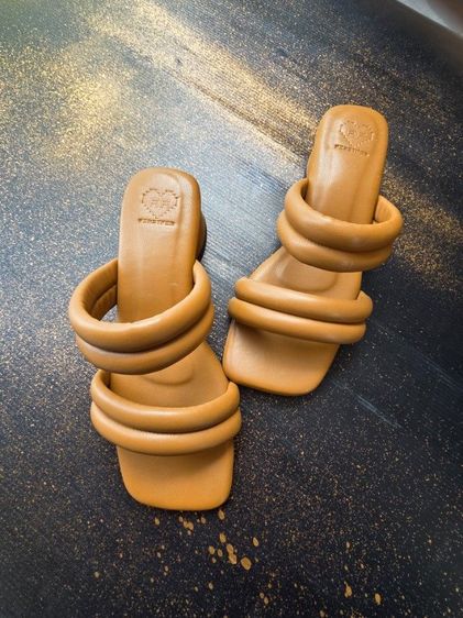 รองเท้าแตะ 39