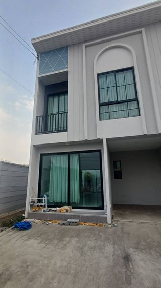 ให้เช่า ทาวน์เฮ้าส์ 11,000 บาท