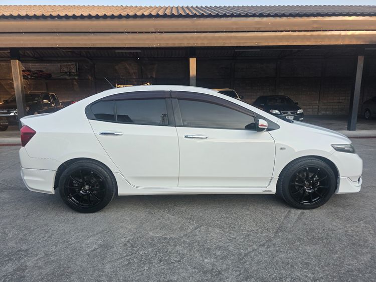 Honda City 2013 1.5 V i-VTEC Modulo Sedan เบนซิน ไม่ติดแก๊ส เกียร์อัตโนมัติ ขาว รูปที่ 4